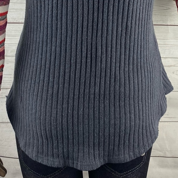 Chris & Carol Raglan Sweater - Picture 11 of 12